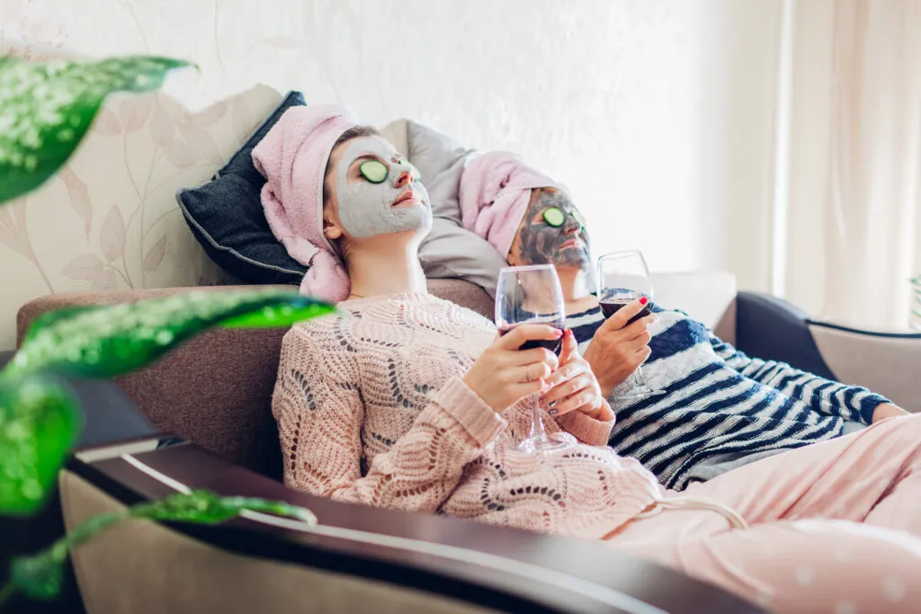Friends with face masks
